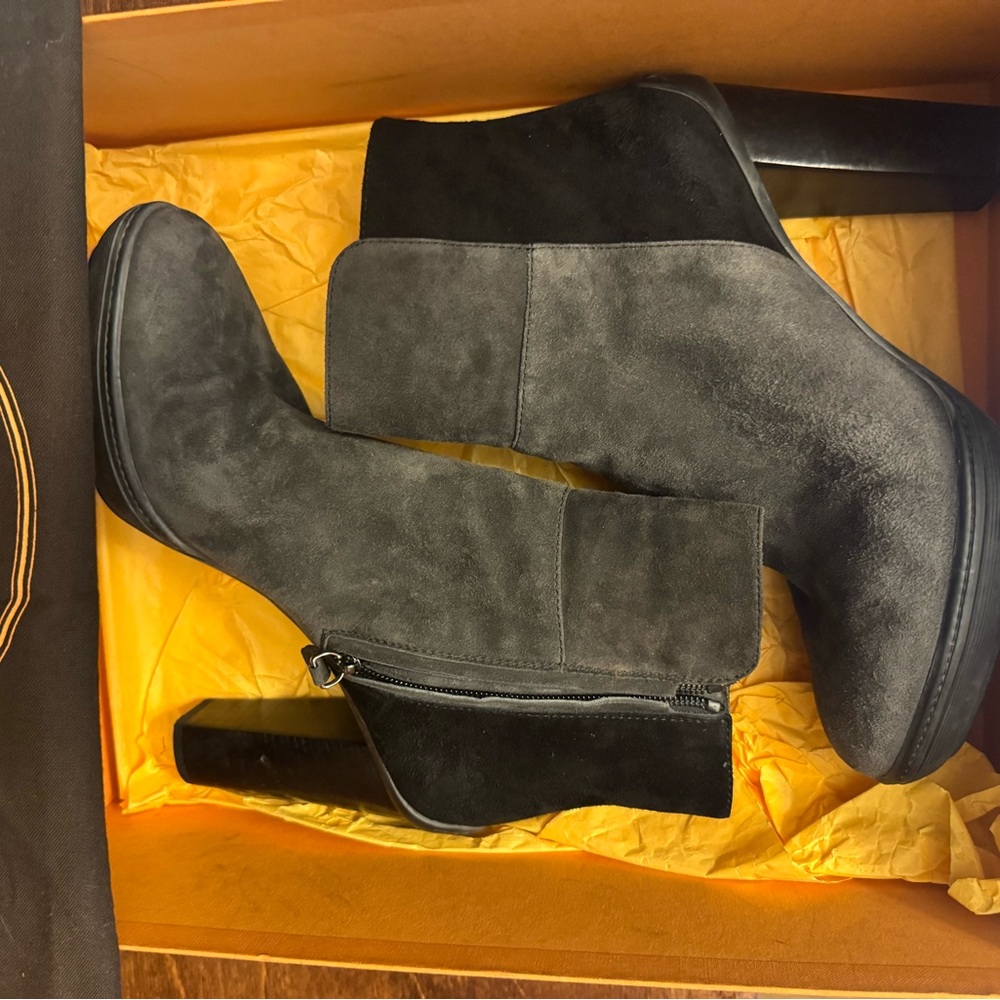 Tod's Black and Gray Heels with Suede Material and Elegant Design
